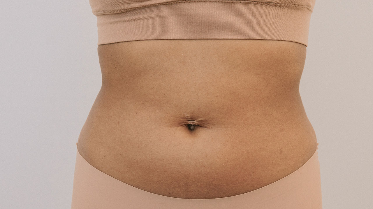 Flank (love handles or muffin top)